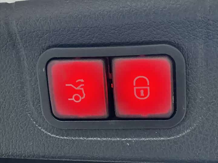 Фото 12 - Mercedes-Benz C-Class Hybrid