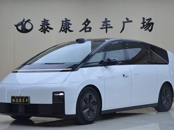 Фото 1 - LiXiang Mega