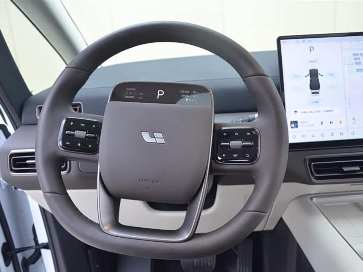 Фото 9 - LiXiang Mega