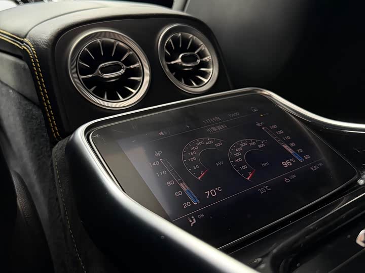 Фото 16 - Mercedes-Benz AMG GT