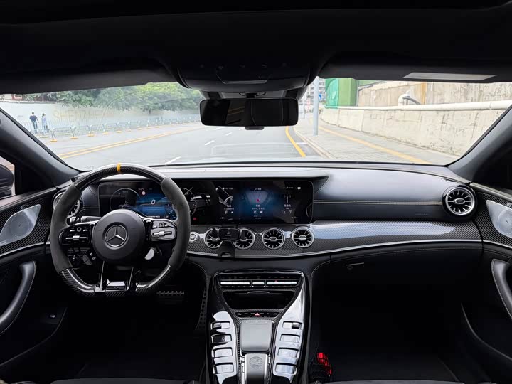 Фото 19 - Mercedes-Benz AMG GT