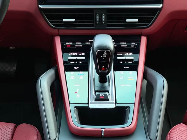 Фото 16 - Porsche Cayenne