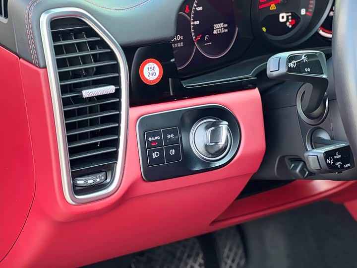 Фото 18 - Porsche Cayenne