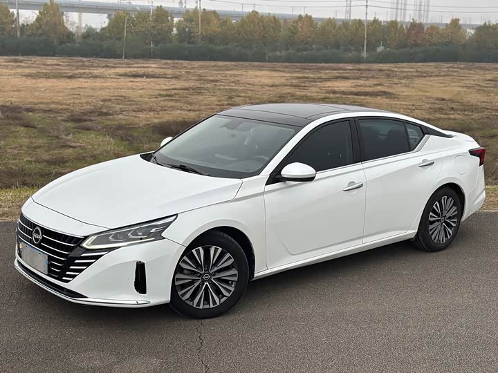 Фото 1 - Nissan Teana