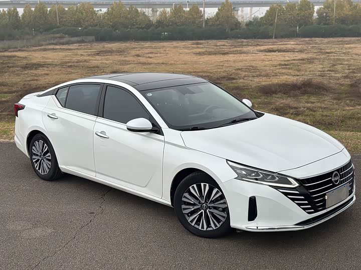 Фото 14 - Nissan Teana