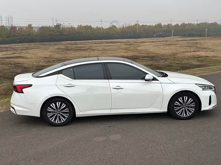 Фото 15 - Nissan Teana