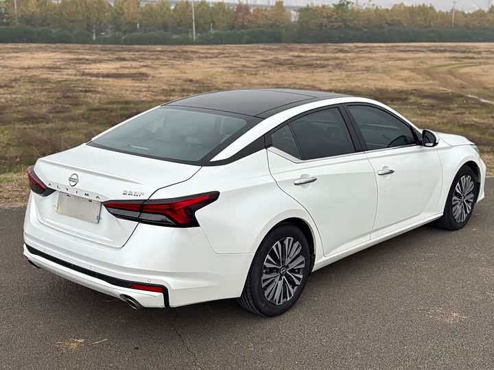 Фото 16 - Nissan Teana