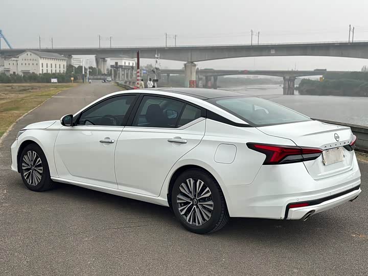 Фото 17 - Nissan Teana