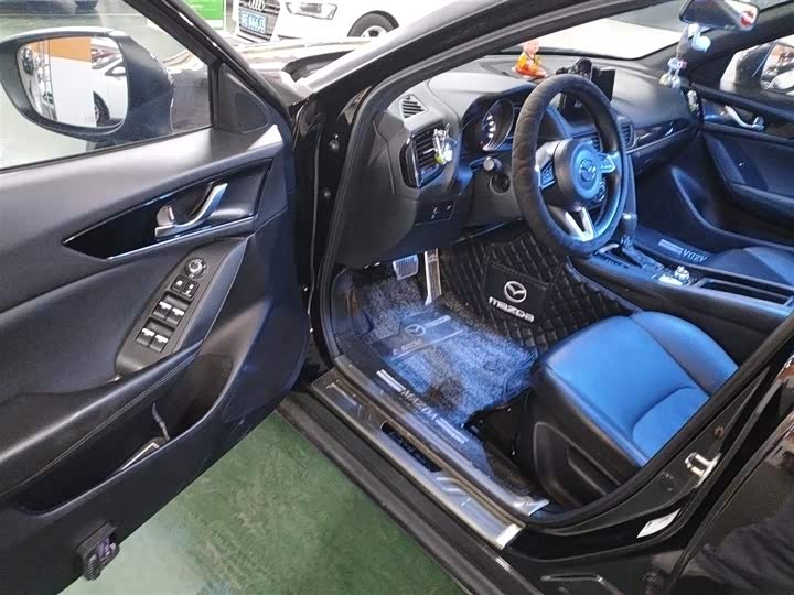 Фото 16 - Mazda CX-4