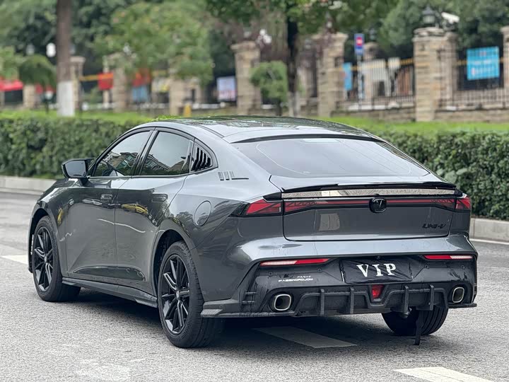 Фото 13 - Changan UNI-V