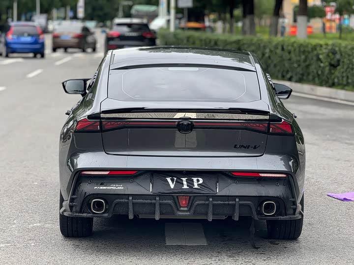 Фото 14 - Changan UNI-V