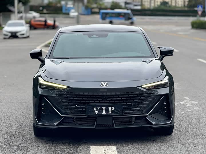 Фото 2 - Changan UNI-V