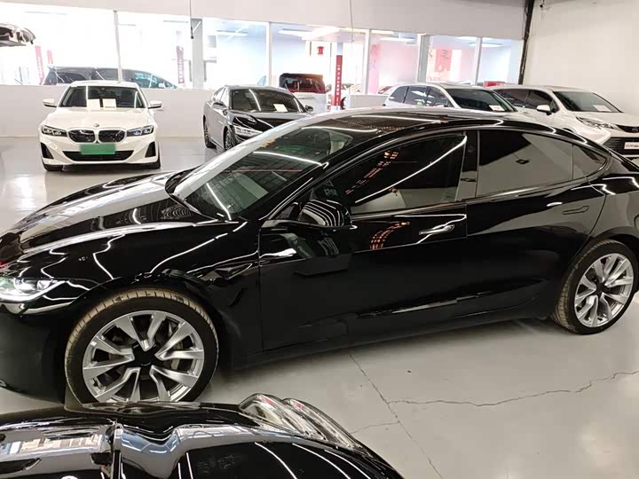 Фото 5 - Tesla Model 3