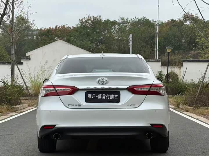Фото 5 - Toyota Camry