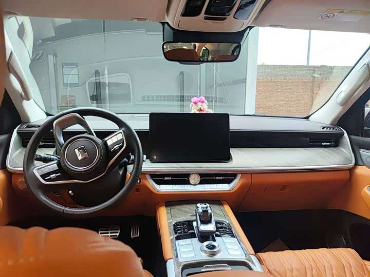 Фото 6 - Tank 500 Hybrid