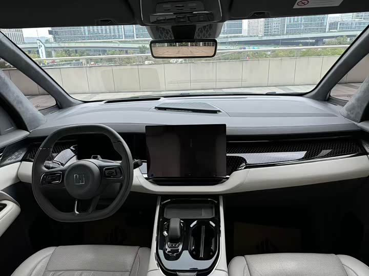 Фото 15 - Zeekr 009