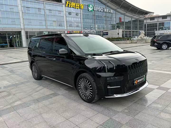 Фото 3 - Zeekr 009