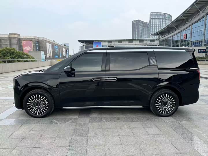 Фото 5 - Zeekr 009