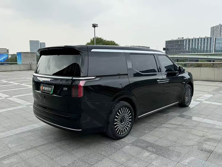 Фото 6 - Zeekr 009