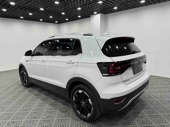 Фото 9 - Volkswagen Tacqua