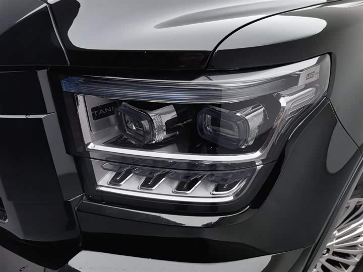 Фото 7 - Tank 500 Hybrid