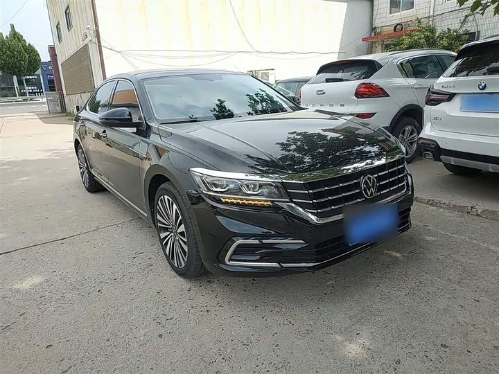 Фото 24 - Volkswagen Passat