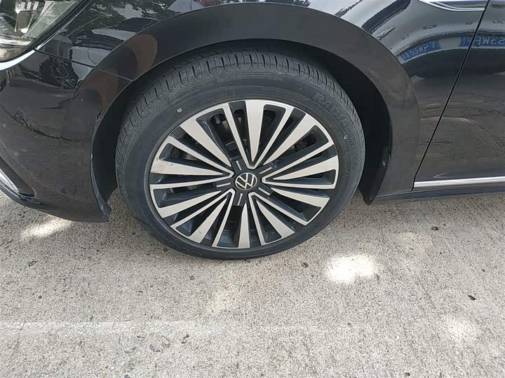 Фото 29 - Volkswagen Passat