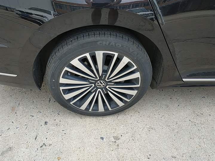 Фото 30 - Volkswagen Passat