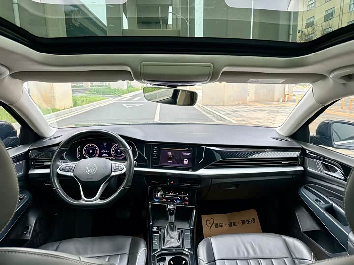 Фото 11 - Volkswagen Passat