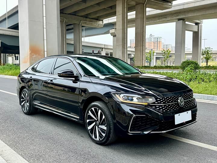 Фото 3 - Volkswagen Passat