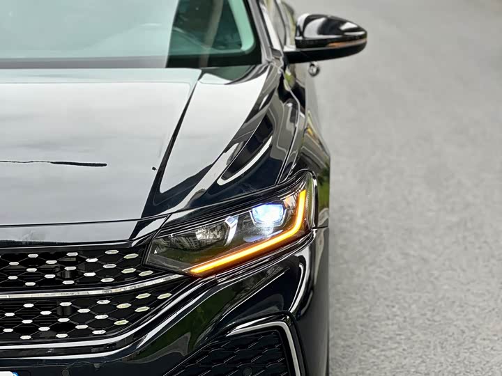 Фото 4 - Volkswagen Passat