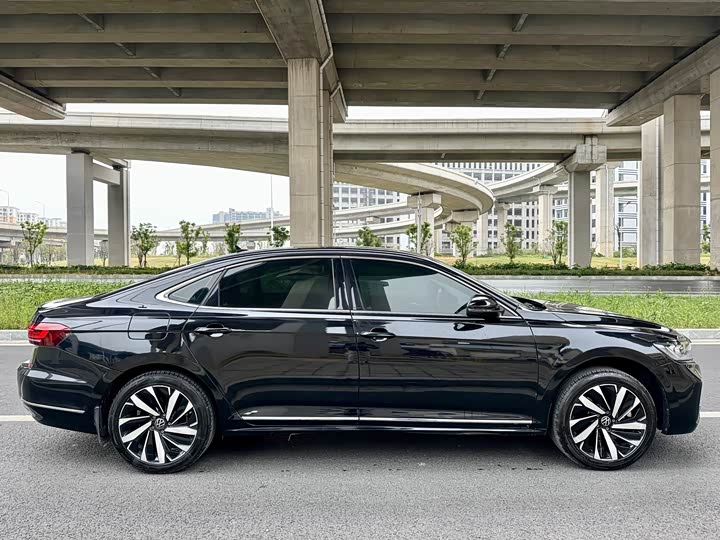 Фото 5 - Volkswagen Passat