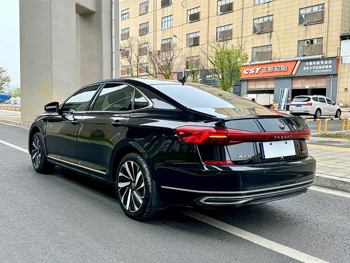 Фото 8 - Volkswagen Passat