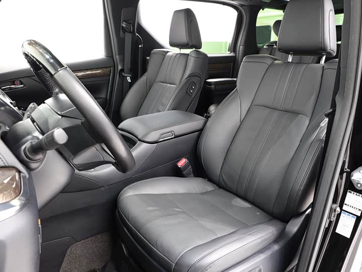 Фото 5 - Toyota Alphard