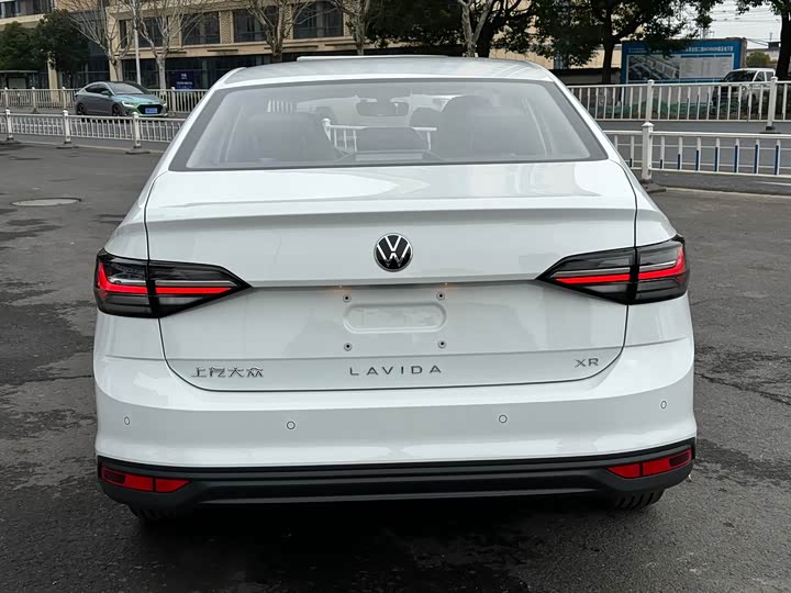 Фото 4 - Volkswagen Lavida