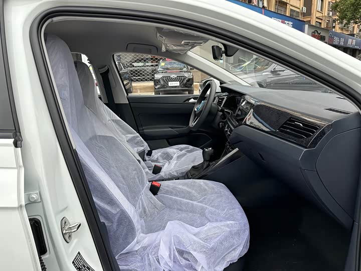 Фото 7 - Volkswagen Lavida