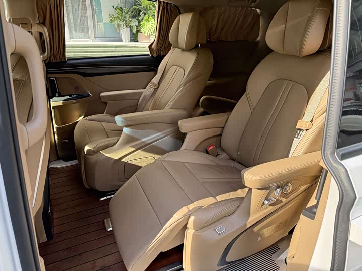 Фото 11 - Buick GL8 ES