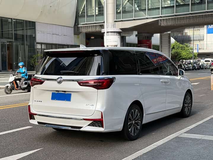 Фото 16 - Buick GL8 ES