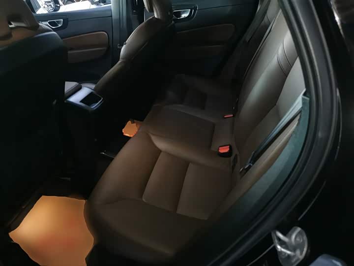 Фото 17 - Volvo XC60 Hybrid