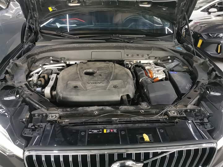 Фото 20 - Volvo XC60 Hybrid