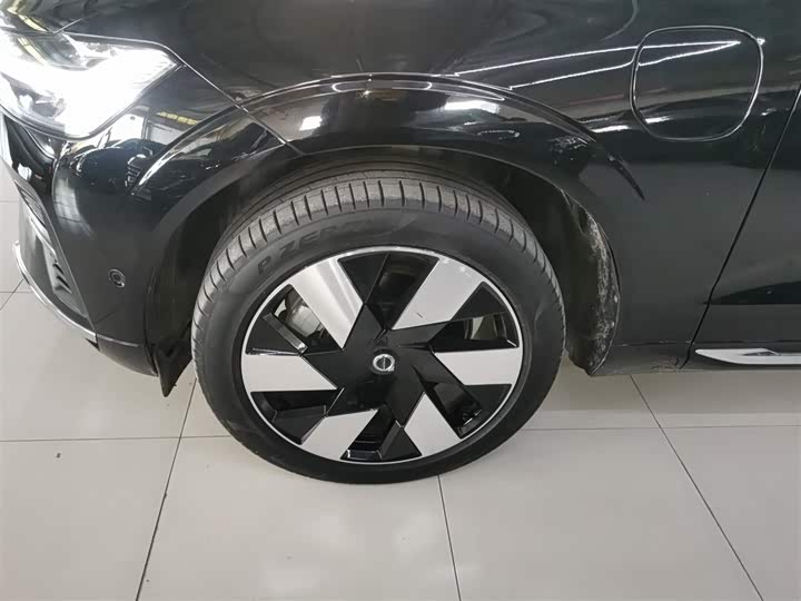 Фото 23 - Volvo XC60 Hybrid