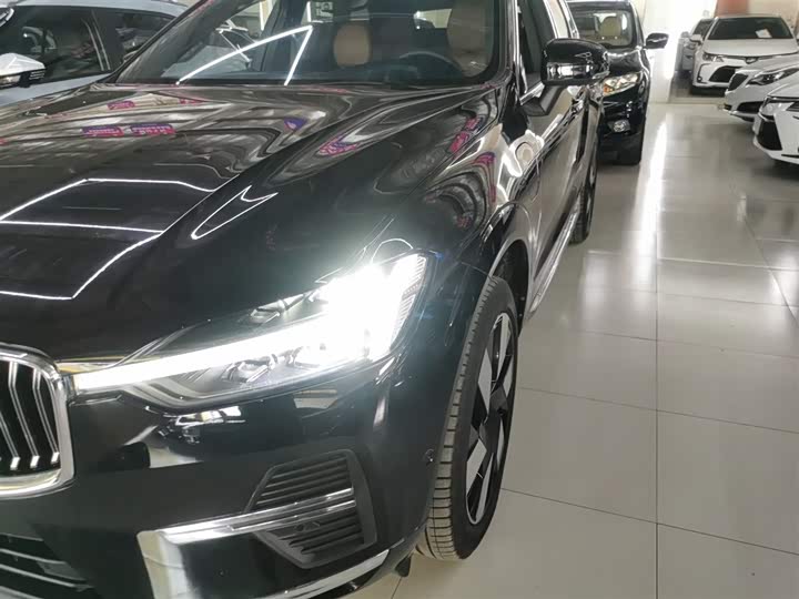 Фото 24 - Volvo XC60 Hybrid