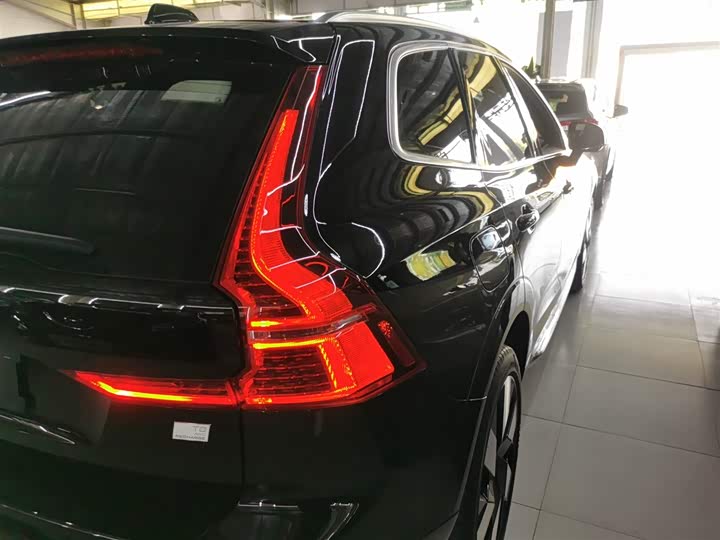 Фото 8 - Volvo XC60 Hybrid