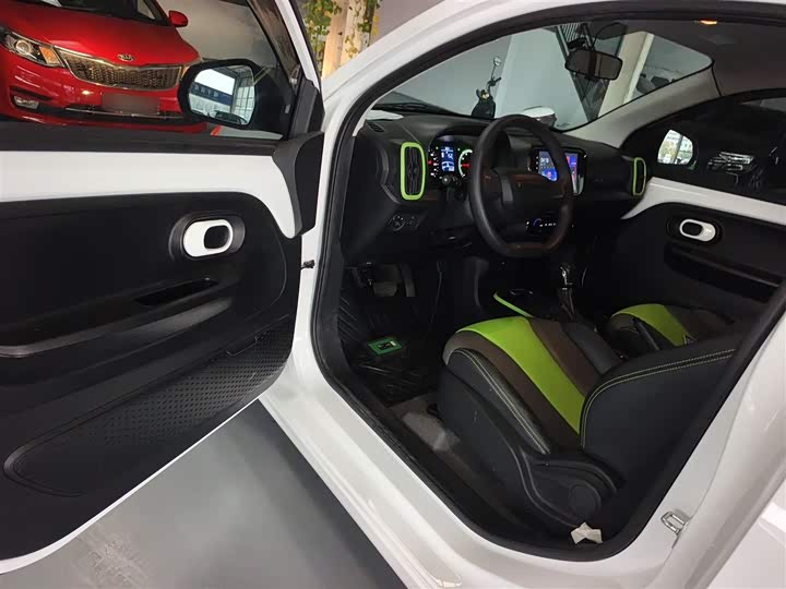 Фото 16 - Roewe Clever