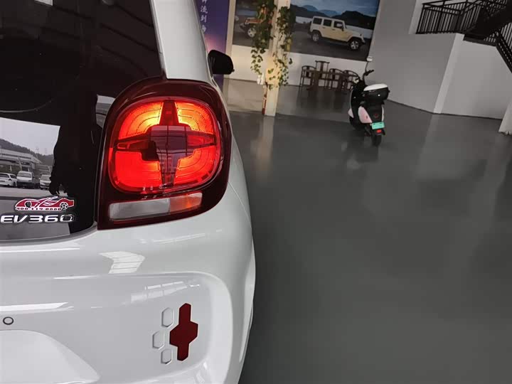 Фото 8 - Roewe Clever