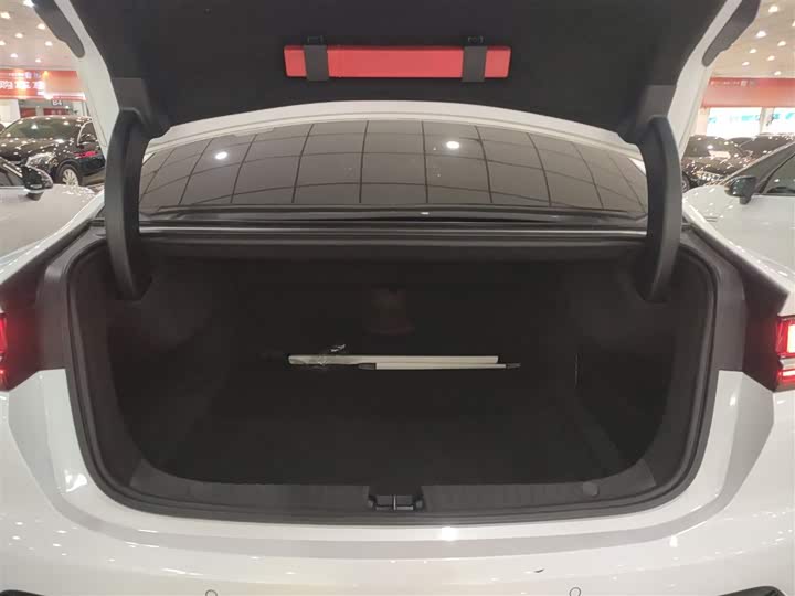 Фото 19 - BYD Han