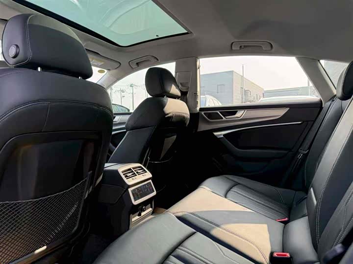 Фото 5 - Audi A7