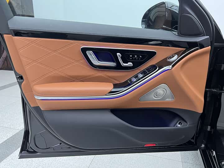 Фото 11 - Mercedes-Benz Maybach S-Class