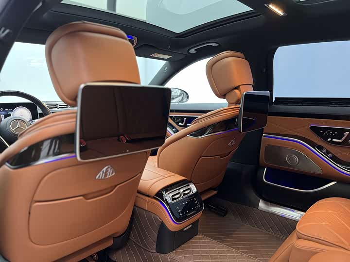 Фото 15 - Mercedes-Benz Maybach S-Class