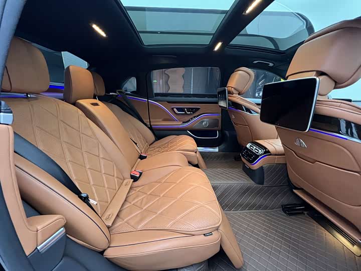 Фото 18 - Mercedes-Benz Maybach S-Class